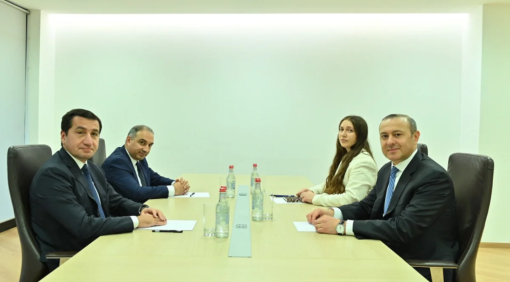 Hikmət Hacıyev Ermənistanda Armen Qriqoryan ilə görüş keçirdi