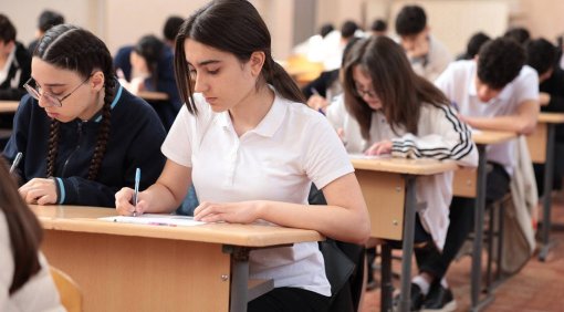 Qəbul imtahanında maksimum nəticə göstərən şagirdlərin adları açıqlanıb