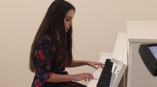 Leyla Əliyevadan pianoda &ldquo;Söz olmasaydı&rdquo; - Video