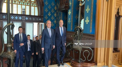 Moskvada Ceyhun Bayramovla Sergey Lavrov arasında görüş başladı