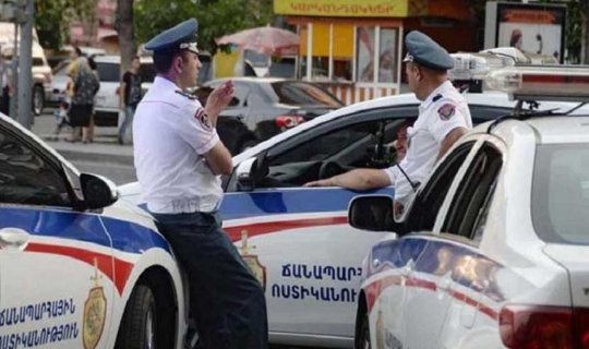 Erməni polisi Kirantsda kameraları yığışdırır - VİDEO