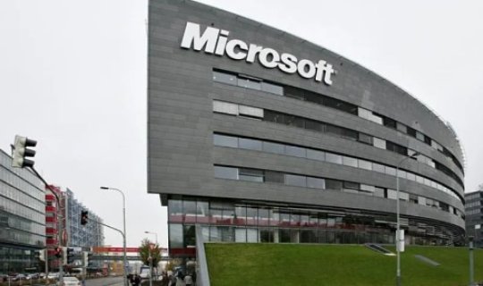 "Microsoft" gələcəyi göstərdi: Ekranlar qalır, tətbiqlər yox olur