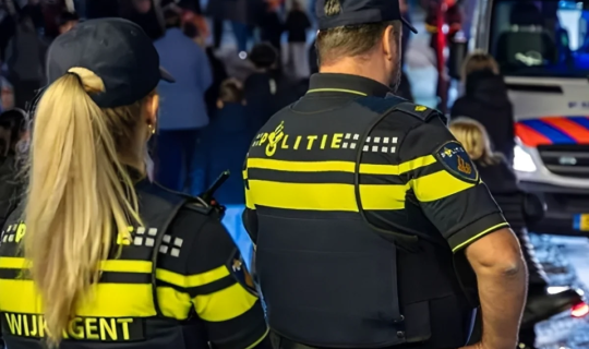 Niderlandda avtomobil uşaqların üzərinə sürüldü: Ölənlər var