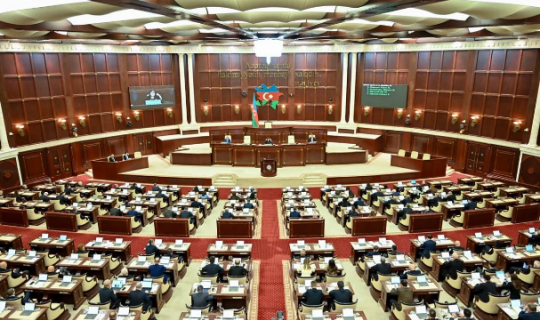 Milli Məclisin növbədənkənar sessiyasının növbəti iclası başlayıb
