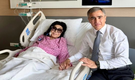 Xəstəxanaya yerləşdirilən Flora Kərimovanın müalicəsini Mehriban Əliyeva nəzarətə götürdü