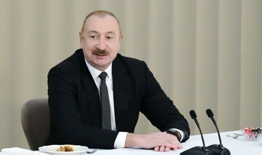 İlham Əliyev Niderlandın baş naziri ilə danışdı