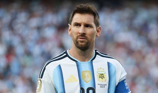Argentinada Messinin heykəlinin açılışı olub