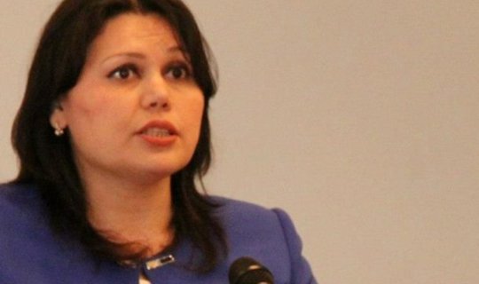 Məktəb direktoruna kabinetində xəsarət yetirdi&nbsp;- Bu cəza verildi