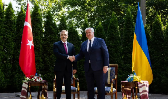 Kiyevdən təklif: Zelenski ilə Putinin görüşü Türkiyədə keçirilsin