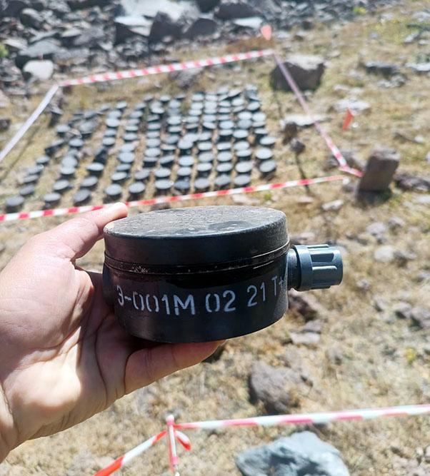MN: "Təxribat məqsədilə Laçın ərazisində basdırılmış minalar aşkar edilib"
