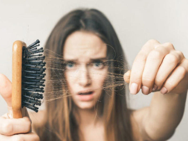 Saç tökülməsinin səbəbləri və qarşısının alınması yolları