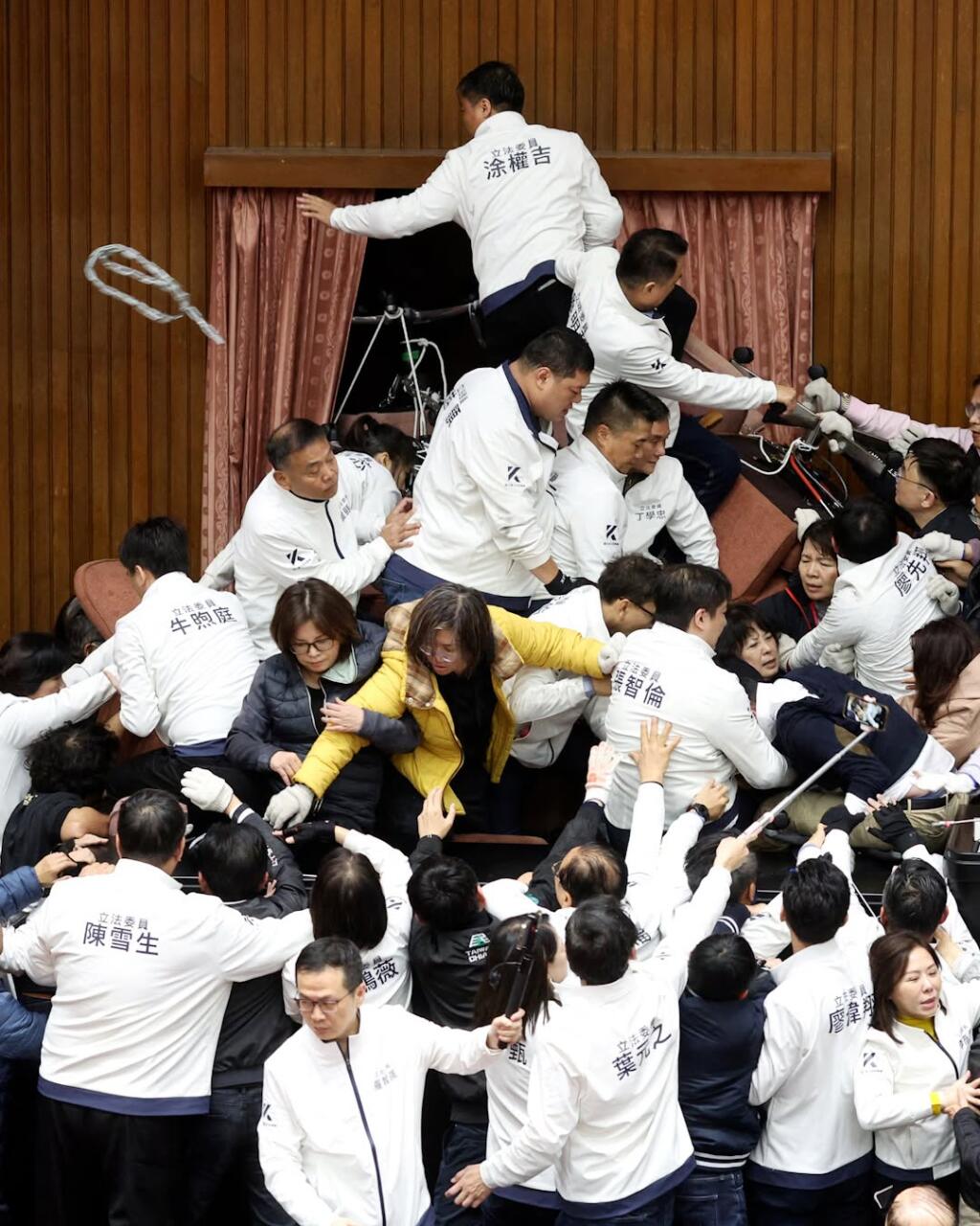 Tayvan “parlament”ində dava - FOTO