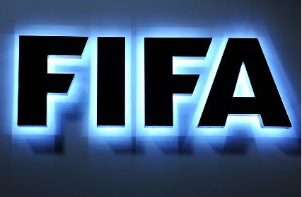 FIFA-dan irqçiliyə qarşı sərt addım: Bir hərəkət matçı yarımçıq qoya bilər