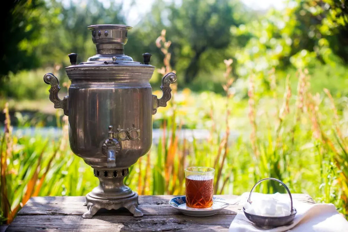 Bakıda avtomobil qiymətinə samovar satılır - FOTO