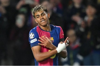 Yamal İspaniya çempionatının ən yaxşı futbolçusu seçildi