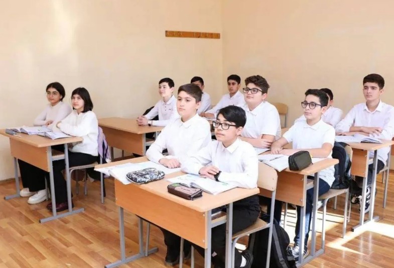 Sabahdan lisey və gimnaziyalara qəbul başlayır