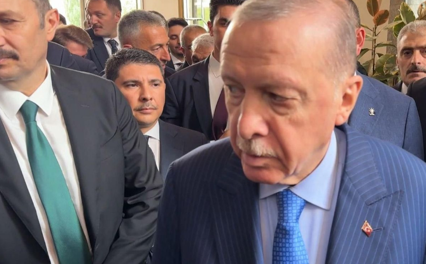 Ərdoğandan evlənmək istəməyən jurnalistə: Qapını b