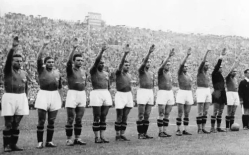 Müharibənin kölgəsindəki turnir: Hitler, qara köynəklilər və 1938-ci il Dünya çempionatı