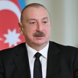 “Gördük ki, eyni nömrə bir neçə maşına yapışdırılır”