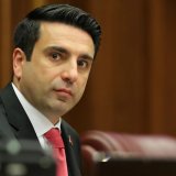 Simonyan Paşinyandan ayrıldı - Deputat mandatından imtina etdi