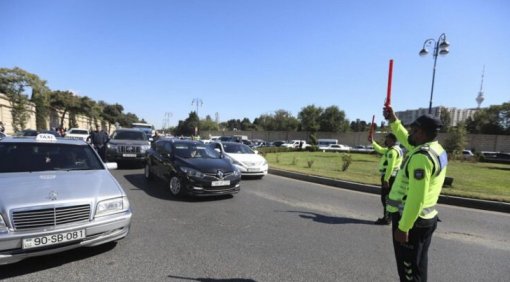 Azərbaycanda şəhidlərin xatirəsi bir dəqiqəlik sükutla yad edilib 