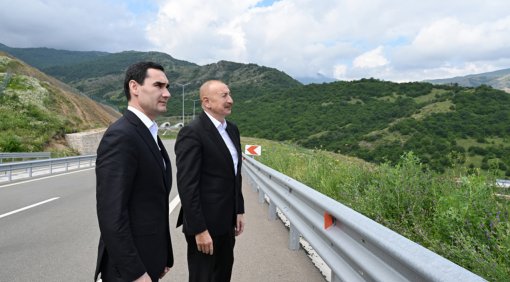 Daşaltı kəndinin fonunda&nbsp;- FOTOLAR