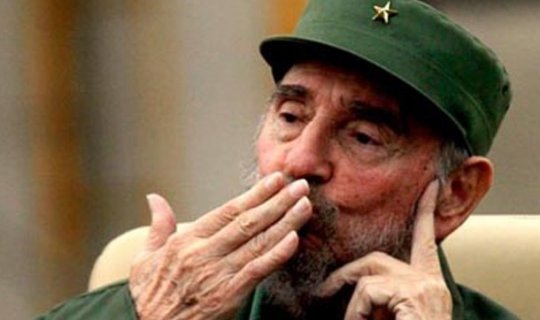 Fidel Kastro sülh mükafatı aldı