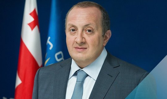 Gürcüstan Prezidenti Putinlə görüşməyə hazırdır