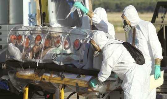 Qadın ölümcül Ebola virusundan xilas oldu