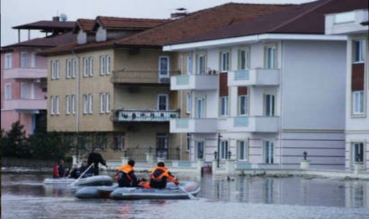 Türkiyə güclü yağışlara təslim oldu