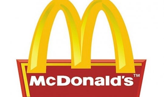 Ac qadınlar “McDonalds”ı dağıtdılar