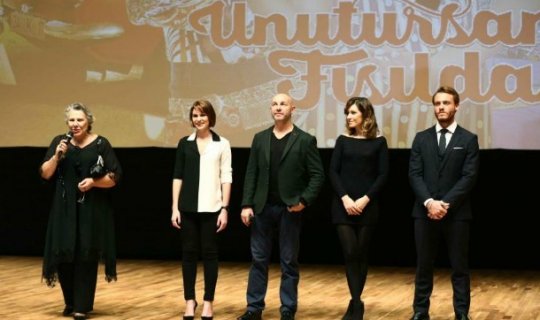 Türkiyəli aktyorlar Bakıda qala gecəsinə qatıldı