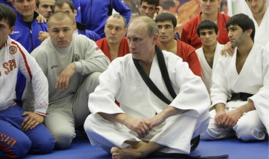 Putin karate üzrə kəmər aldı