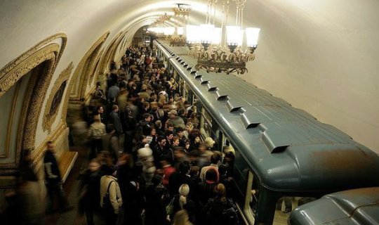 “28 May” metrosunda sıxlıq məsələsi həll olunur