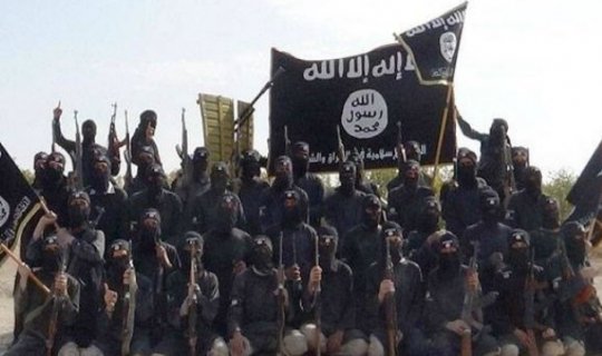 “İŞİD” 350 uşağa öz düşərgələrində hərbi təlim keçir