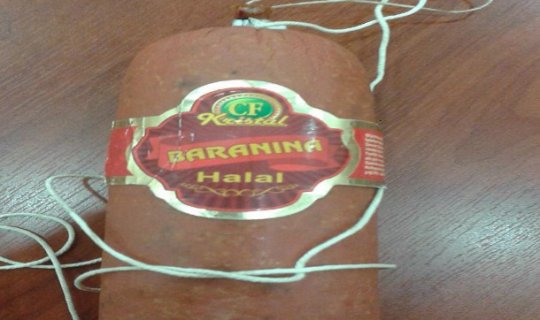 “Halal” markalı kolbasadan donuz əti və piyi aşkarlandı
