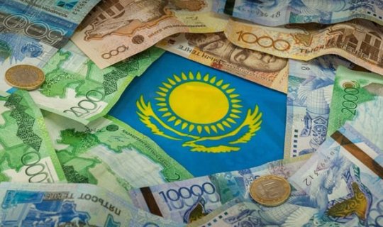 Qazaxıstan dollardan imtina edir