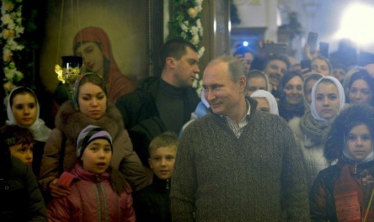 Putin Milad bayramı münasibəti ilə Rusiya xalqını təbrik etdi