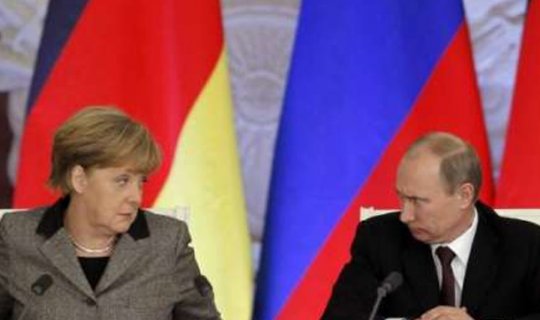 Putin və Merkel Ukraynanı müzakirə edib