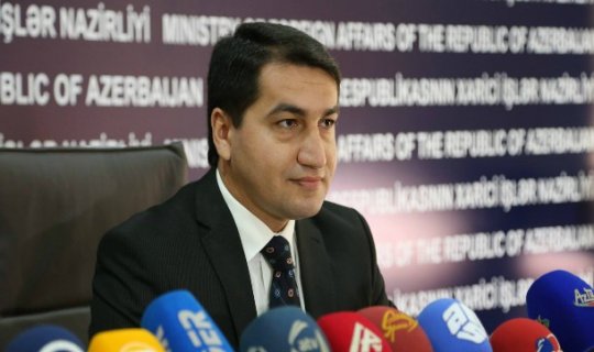 Hikmət Hacıyev: Rusiyanın “5-ci kanal”ının hazırladığı verilişi qeyri-obyektiv və vicdandan kənar adlandırıb