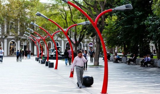 Azərbaycanda kişilərin sayı artıb