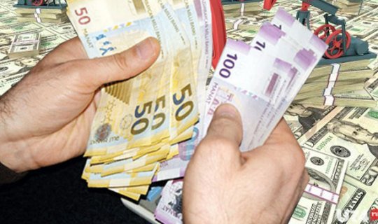 Bakıda manat rekord qırdı