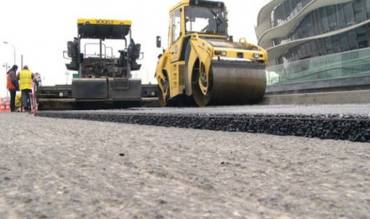 Bakıda daha bir yol təmir olunur