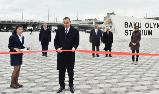 Prezident və xanımı Olimpiya Stadionunun açılışında