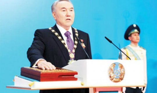 Nazarbayev beşinci dəfə prezident kreslosuna əyləşdi