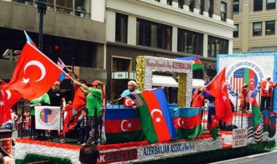 Azərbaycan bayrağı Nyu-Yorkda