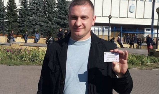 Ukrayna deputatının üzünə atəş açdılar