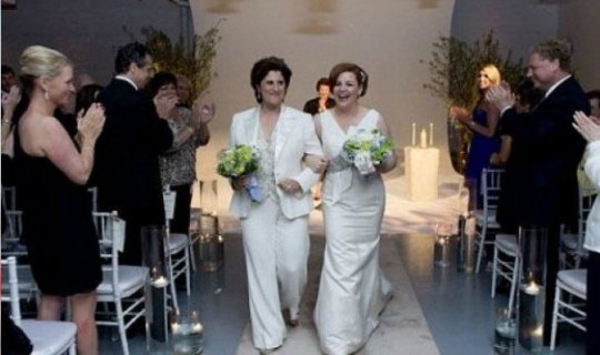 SOCAR-ın əməkdaşının qızı ABŞ senatorunun köməkçisi ilə lesbiyan nikahına daxil oldu