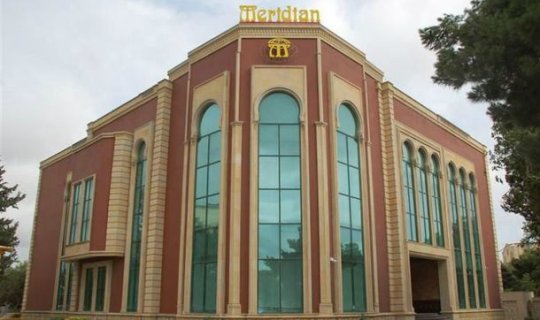 Bakıda tanınmış şadlıq sarayının qarşısında ölümcül dava