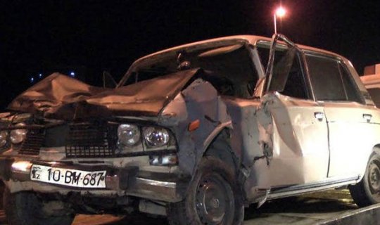 Bakıda yataq dəsti qəzaya səbəb oldu: 3 yaralı